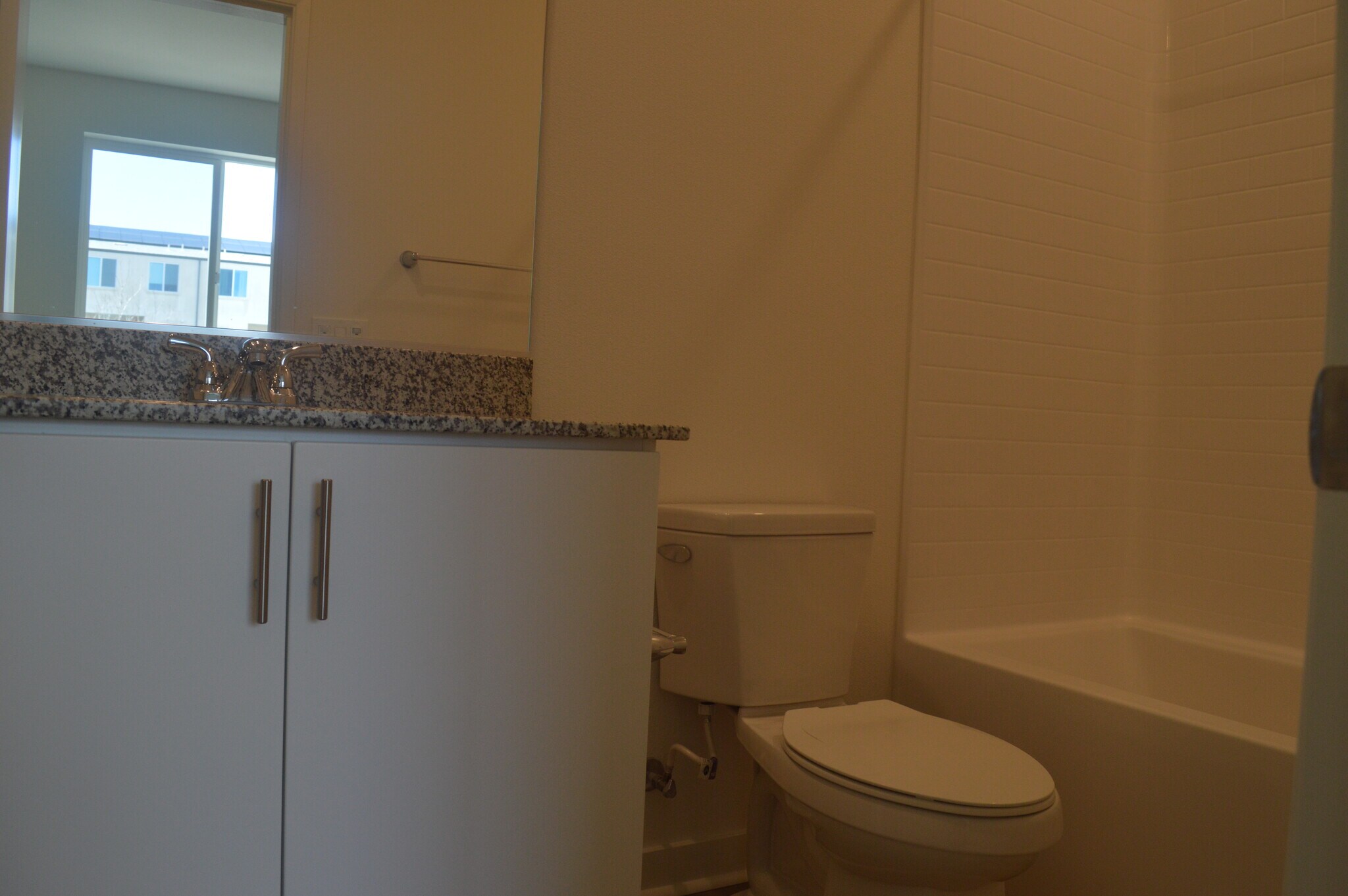 Building Photo - 5202 Sunset Wave Dr