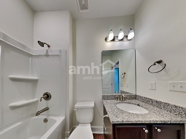 Building Photo - 2463 Ixora Ct