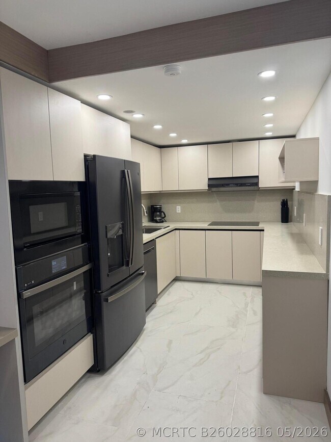 Building Photo - 4511 S Ocean Blvd