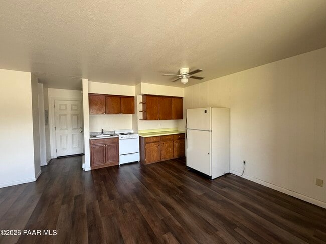 Building Photo - 4251 N Viewpoint Dr