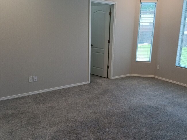 Building Photo - 1160 Vallecito Loop NW