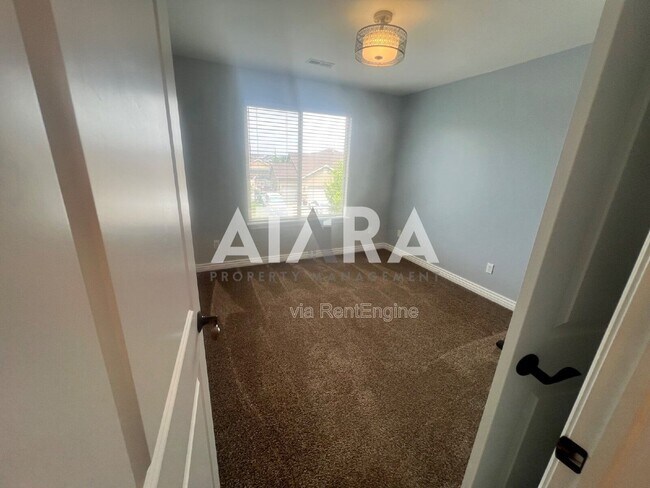 Building Photo - 13571 S Buckeye View Way