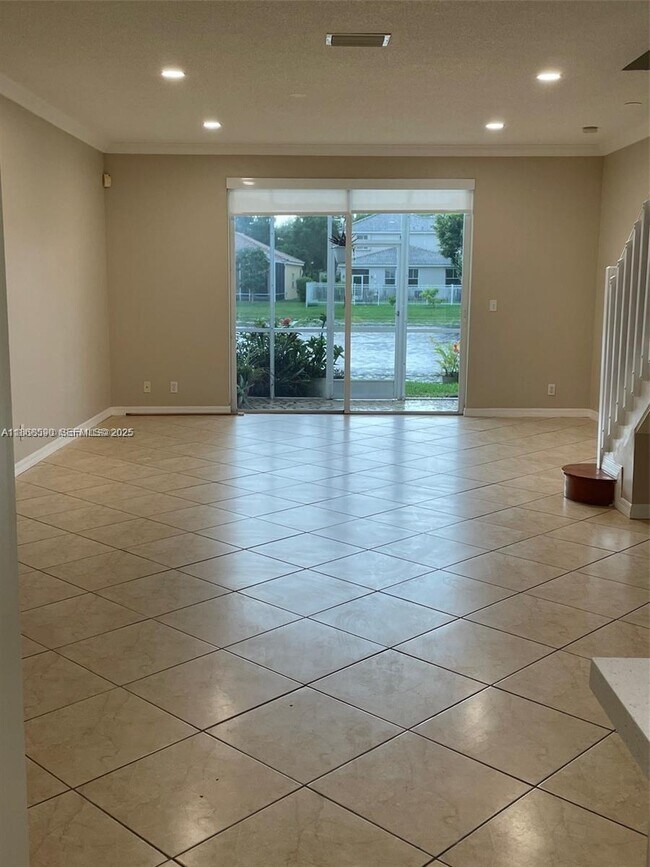 Building Photo - 3810 San Simeon Cir