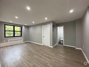 Building Photo - 3 bedroom in BRONX NY 10467