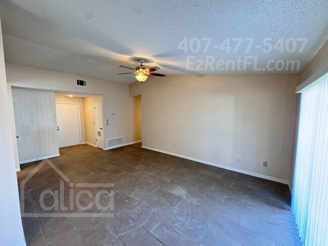 Building Photo - Move In Special  - 3/2/2 in a Great Commun...