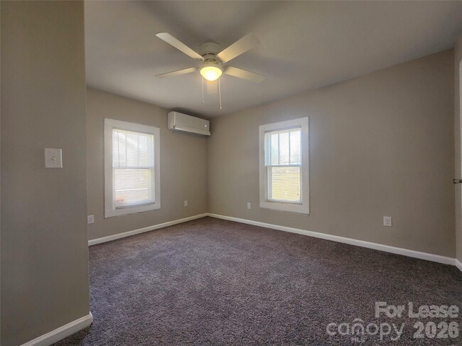 Building Photo - 2414 Idlewood Dr