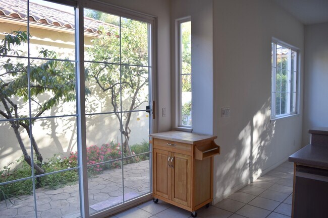 Building Photo - 1144 Corte Riviera