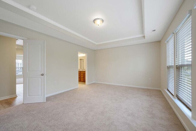 Building Photo - Roomy Townhome in RTP