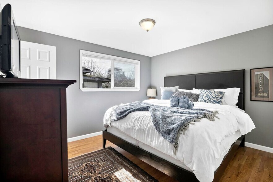 Building Photo - 9813 62nd Ave S