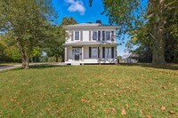 Building Photo - 12300 E Quaker Rd