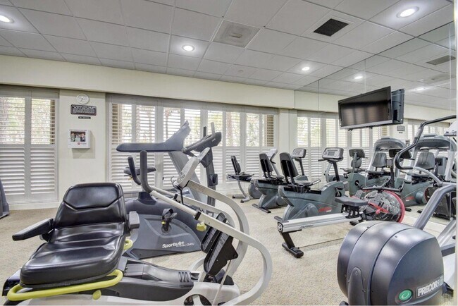 Building Photo - 4201 N Ocean Blvd