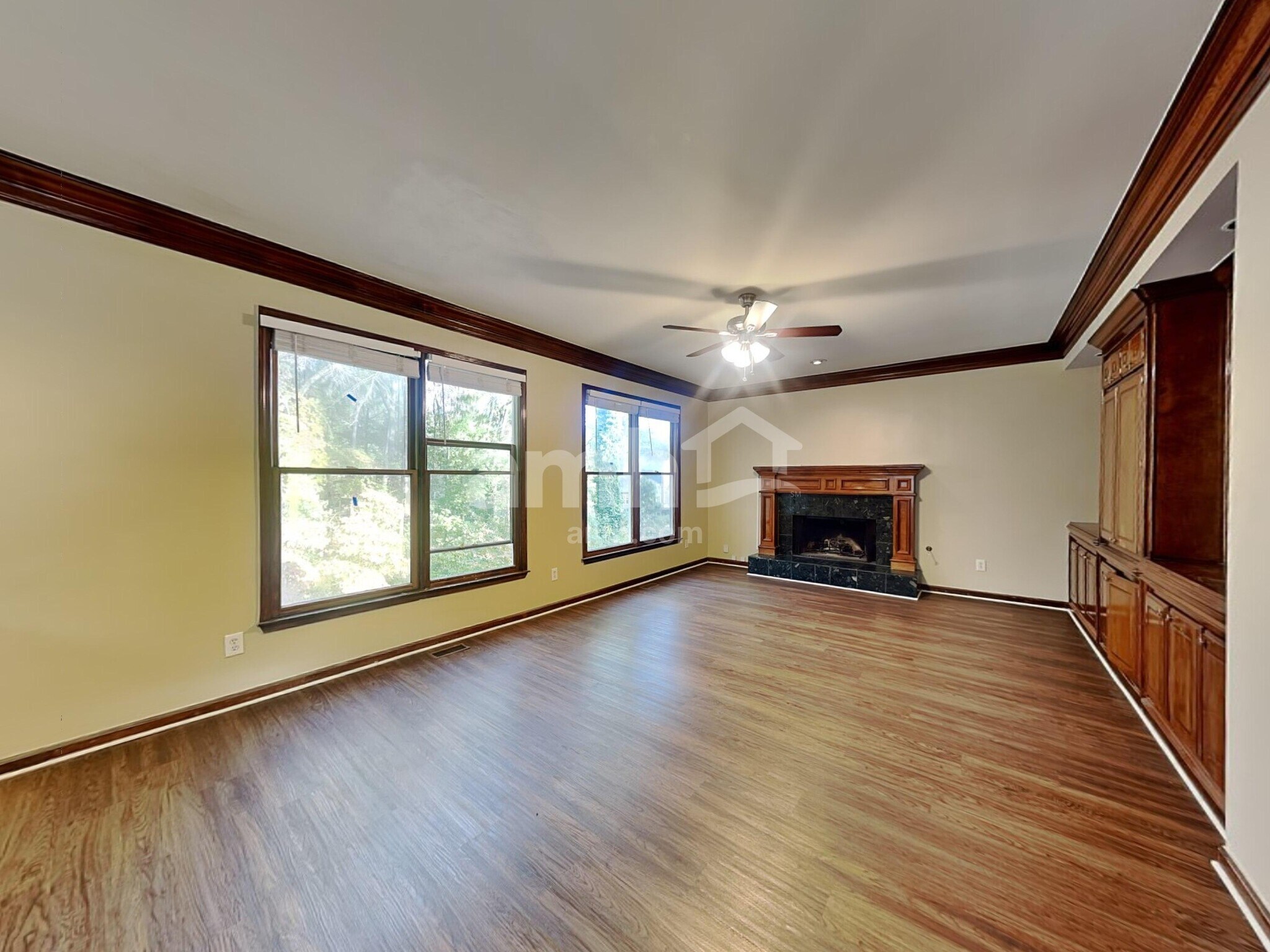 Building Photo - 1302 Hadaway Trail NE