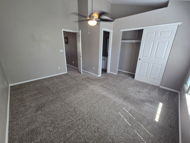 Building Photo - Updated Autumn Chase Townhome