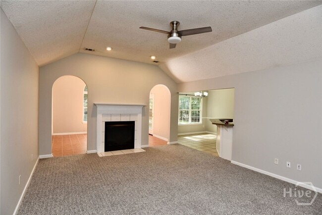 Building Photo - 121 Laurenburg Dr