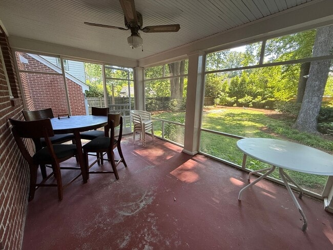 Building Photo - Beautiful 3BR/1.5BA Home in Newport News, VA - Move-in Ready!