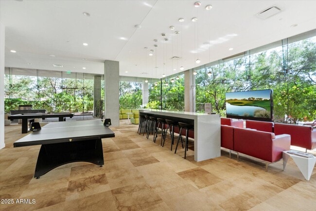 Building Photo - 7180 E Kierland Blvd