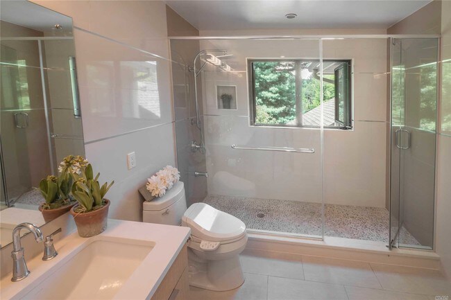 Building Photo - 38 Valley Rd