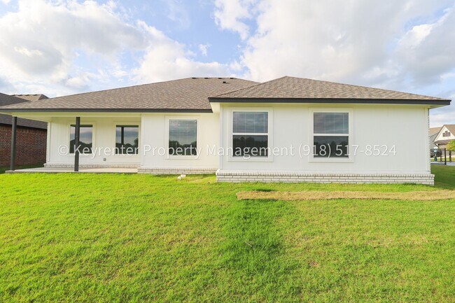 Building Photo - Stunning New Construction Simmons Home - 5 Bed 3 Bath - Pond View & Full Appliance Package!