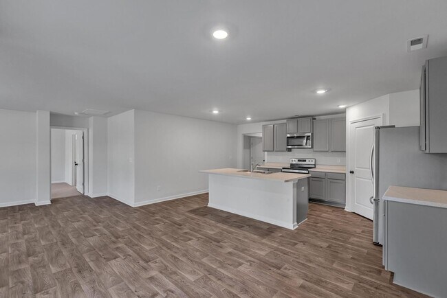 Building Photo - Move in Special- move-One Month Waived Rent with a lease signed by 12/31!!!