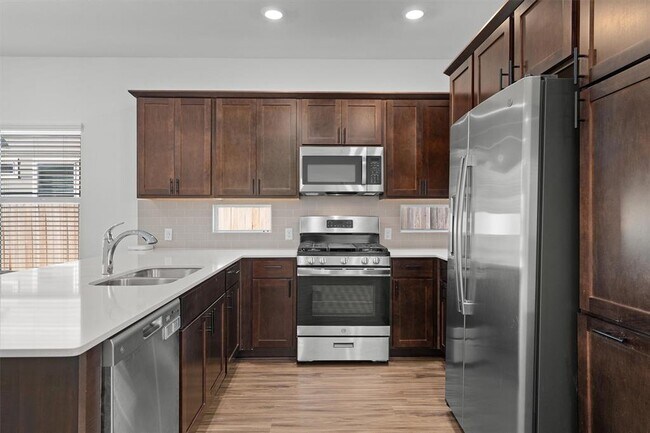 Building Photo - 1512 Weatherford Ln