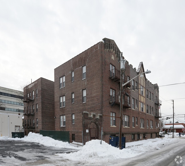 Building Photo - 35 Brooklyn Ave