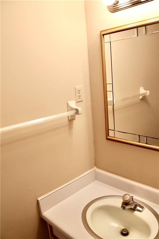 Building Photo - 1000 Mallery St