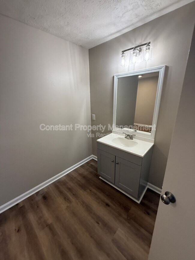 Building Photo - 2632 Coral Way