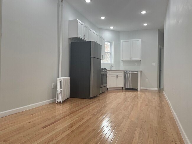 Building Photo - 1619 Palisade Ave