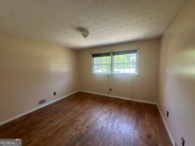 Building Photo - 6859 Mystic Ln