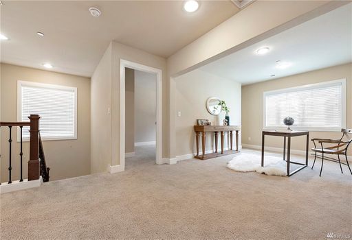 Building Photo - BACK ON MARKET! Spacious Spirit Ridge Home...