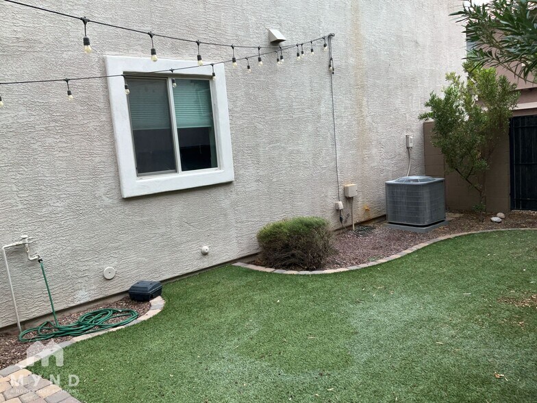 Building Photo - 9430 S 34th Ln