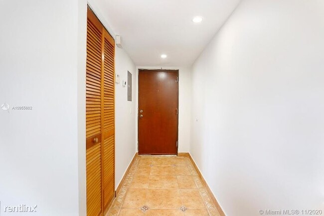Building Photo - 2 br, 2 bath Condo - 9280 SW 123rd Ct