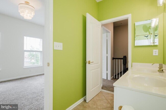 Building Photo - 557 Rhapsody Ct