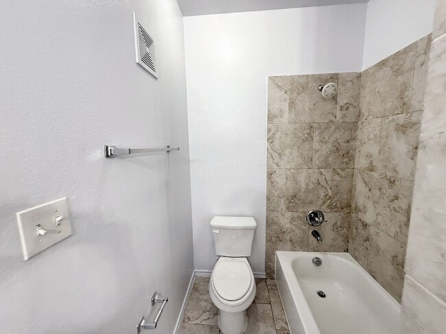 Building Photo - Stylish 3-Bedroom, No-Carpet Living with Flexible Move-In Terms in Princeton, TX