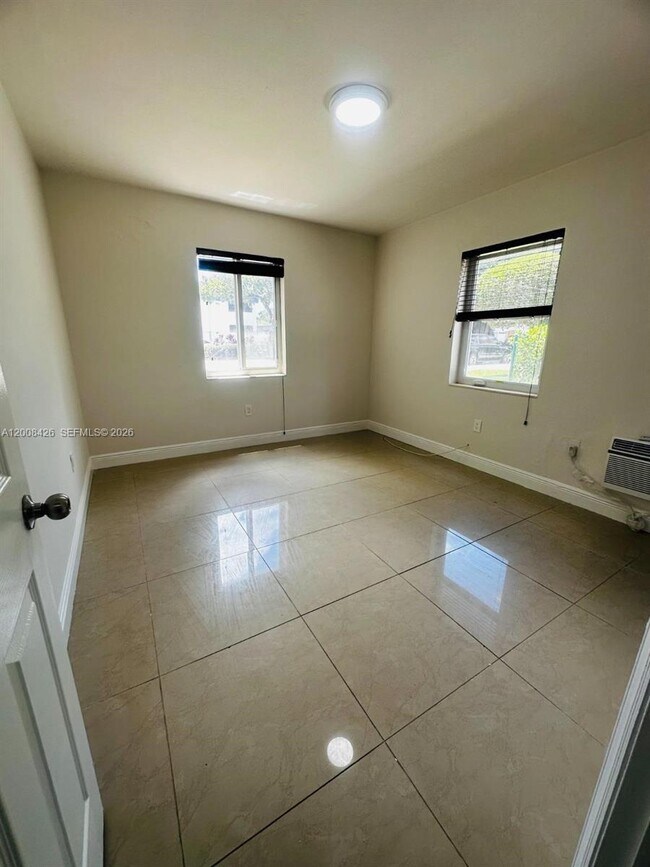 Building Photo - 2401 SW 22nd St