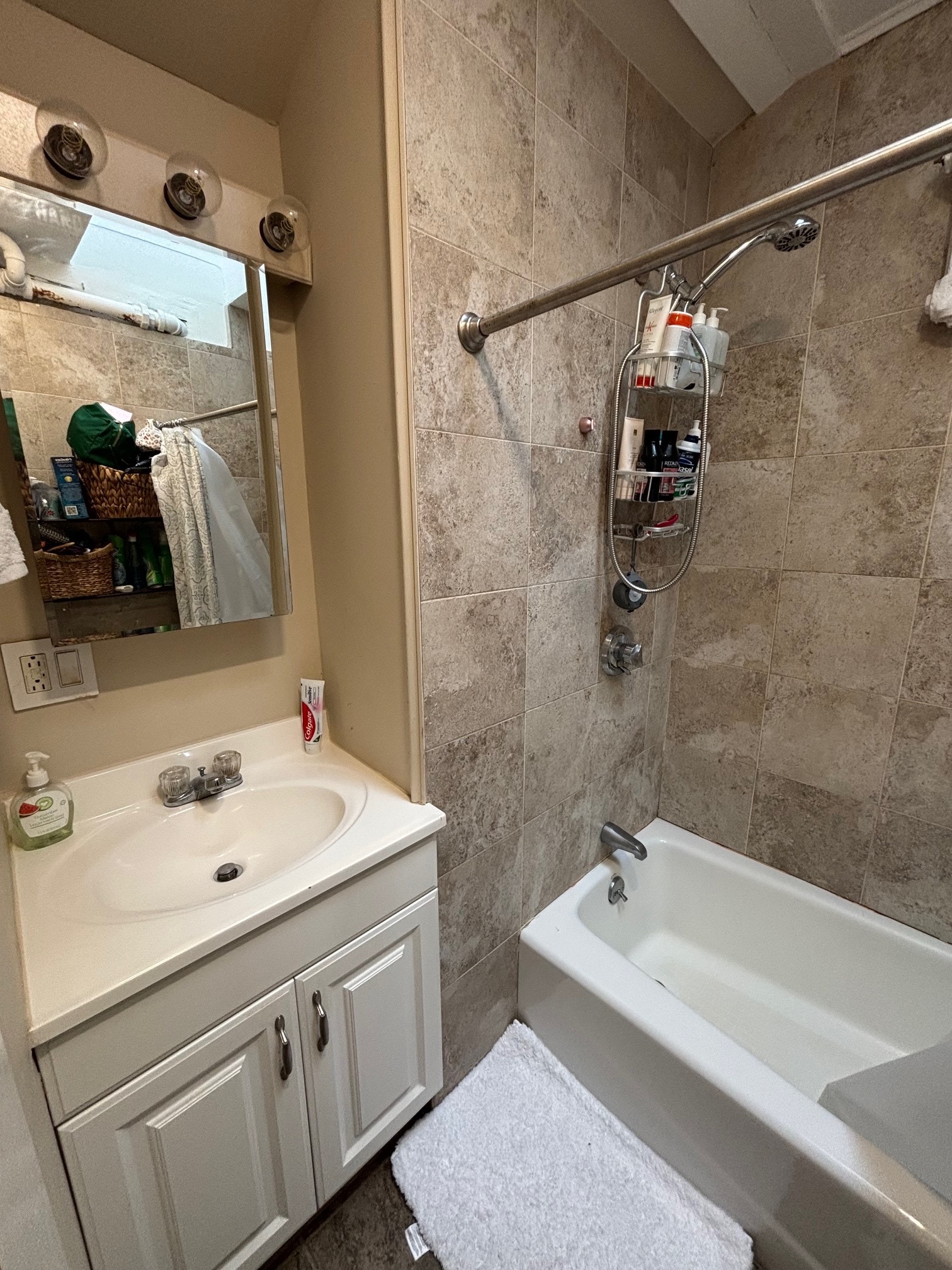 Building Photo - 91 Charles St