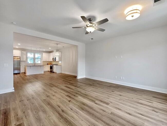 Building Photo - 260 Symphony Ave