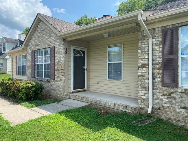 Building Photo - Beautiful Renovated House in North Nashville - Fenced in Yard!