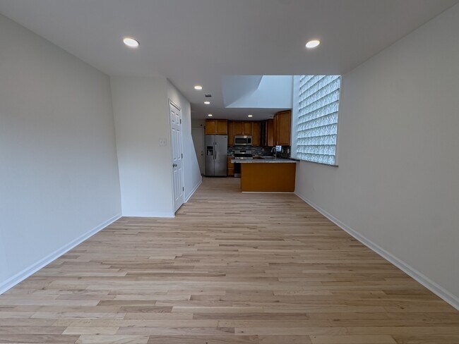 Building Photo - 2036 Wallace St