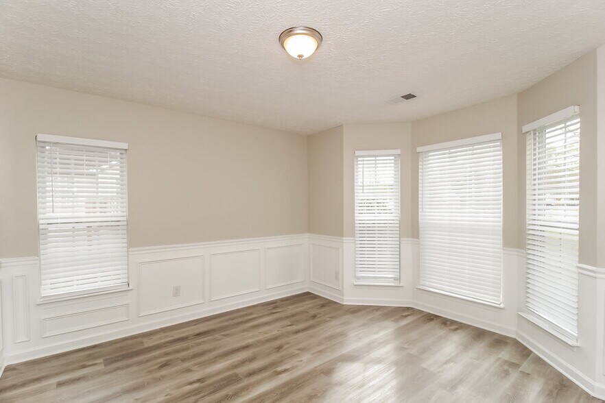 Building Photo - 20 Tavern Green