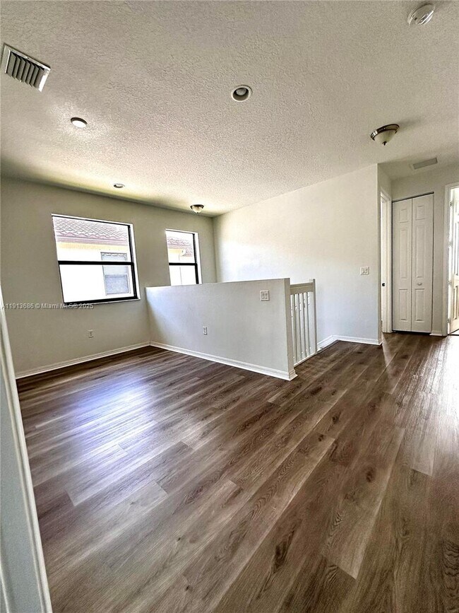 Building Photo - 5265 Beckton Rd