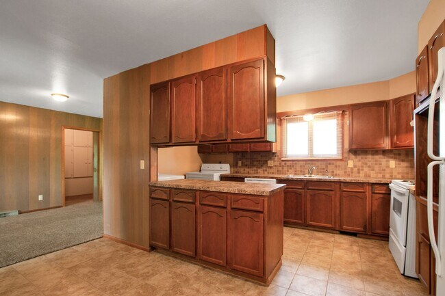 Building Photo - 1111 Wharton Manor Rd