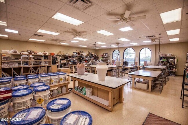 Building Photo - 26505 W Burnett Rd