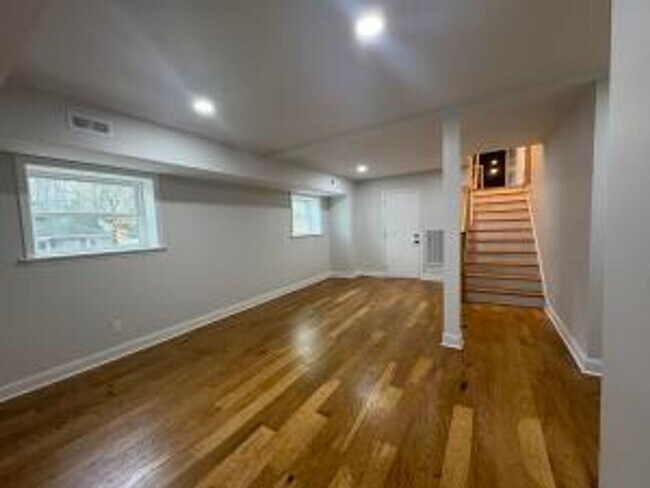 Building Photo - Sophisticated Tri-Level Home in Stuart Heights — Modern Comfort & Timeless Charming 4 bedroom 3 b...