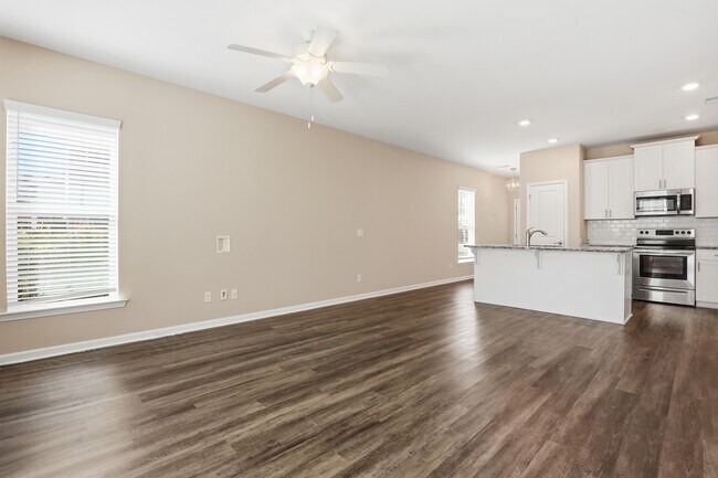 Building Photo - 116 Ainsdale Dr