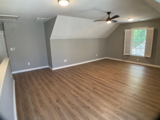 Building Photo - Absolutely Stunning Rare Rental in Hope Va...