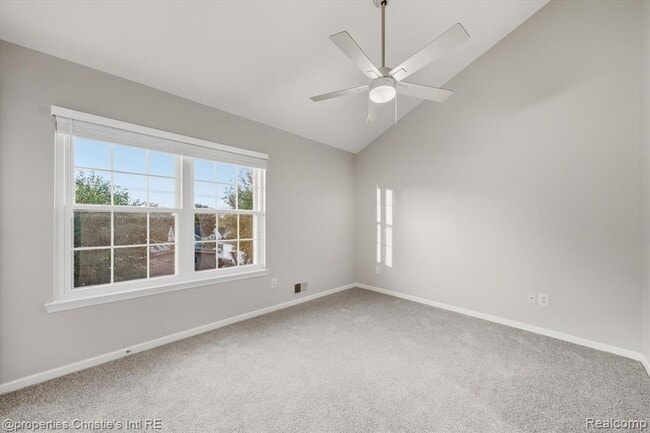 Building Photo - 483 W Lincoln Ave