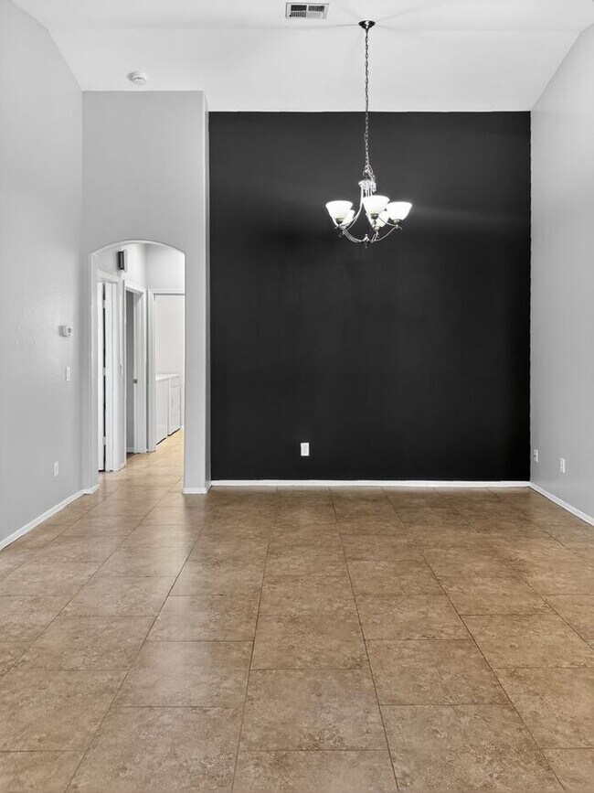 Building Photo - Single level, 4 bed 2 bath in Gilbert