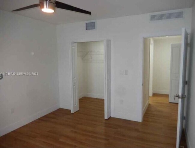 Building Photo - 16955 SW 100th Ave