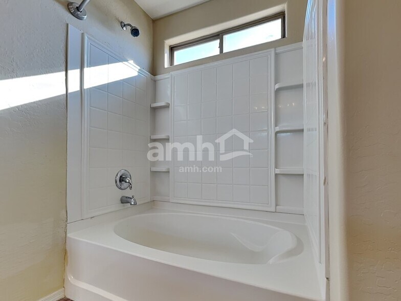 Building Photo - 2063 S Starling Dr